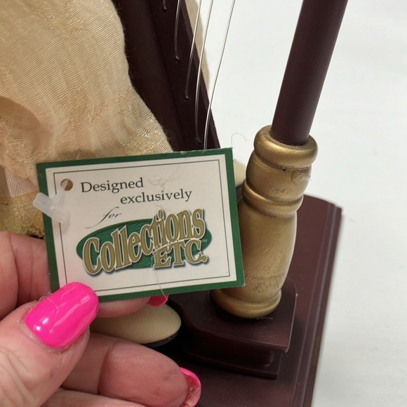 Lovely doll and harp - Picture 3 of 6